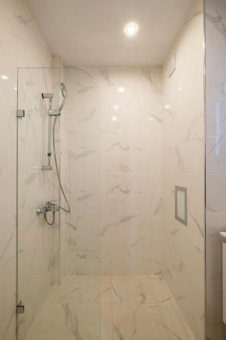 New Central Located Peaceful 1Bdr Self Check-In Sofia Esterno foto