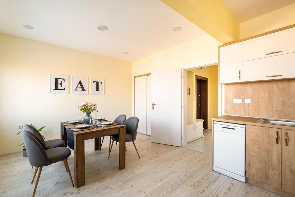New Central Located Peaceful 1Bdr Self Check-In Sofia Esterno foto